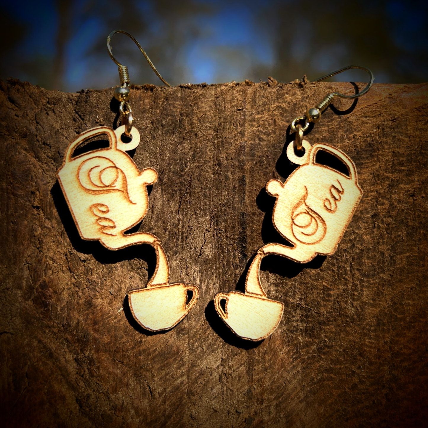 Teapot Earrings Pouring
